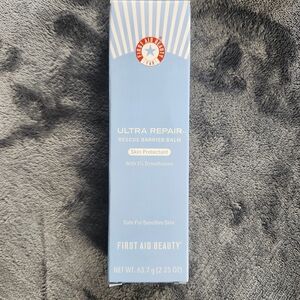 First Aid Beauty Ultra Repair Rescue Barrier Balm